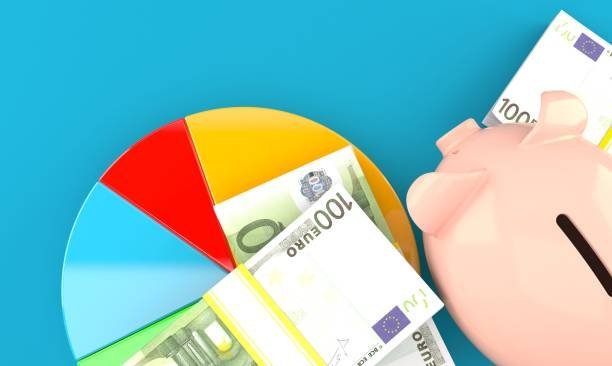 Savings Accounts vs Stocks: Where Should Europeans Invest Their Money?