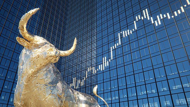 Stocks, ETFs, or Savings: Which Investment Option Is Best?